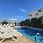 Villa Harsha *